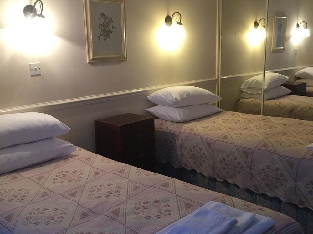 Guest house Colnbrook
